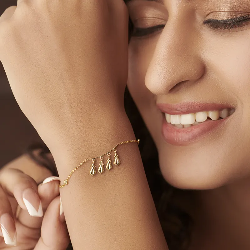 Auric Loop Gold Bracelet