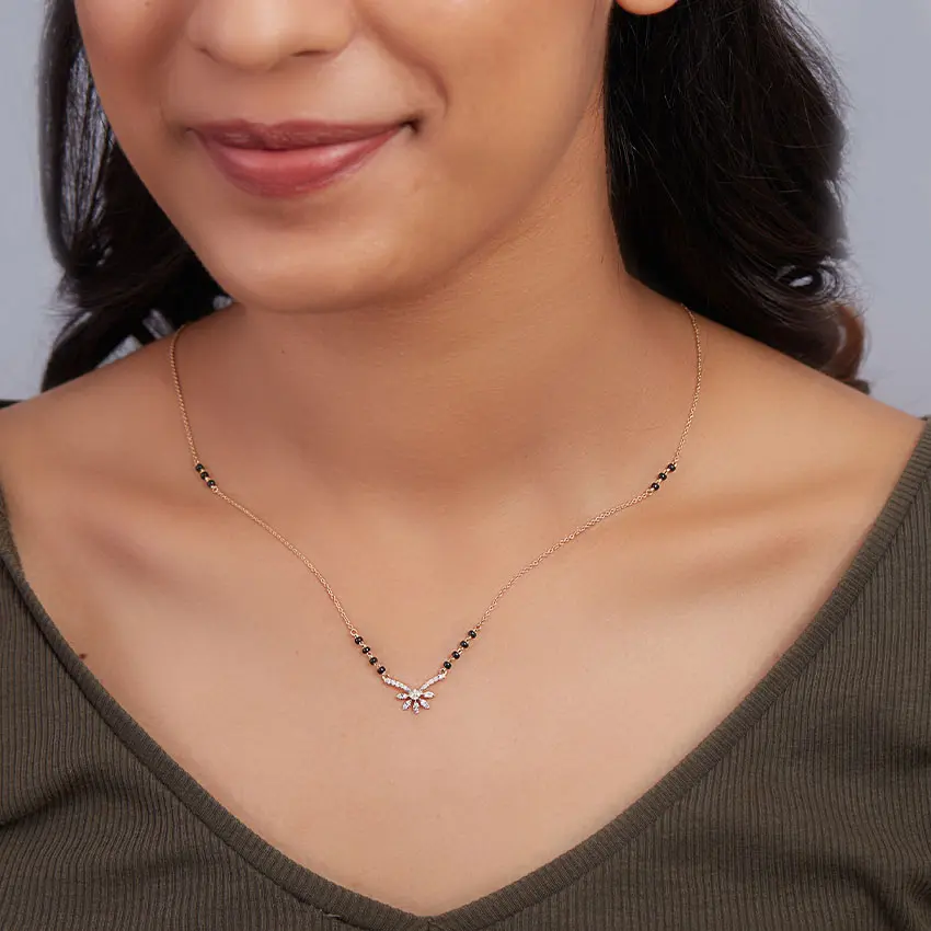 Minimalist Tania Mangalsutra